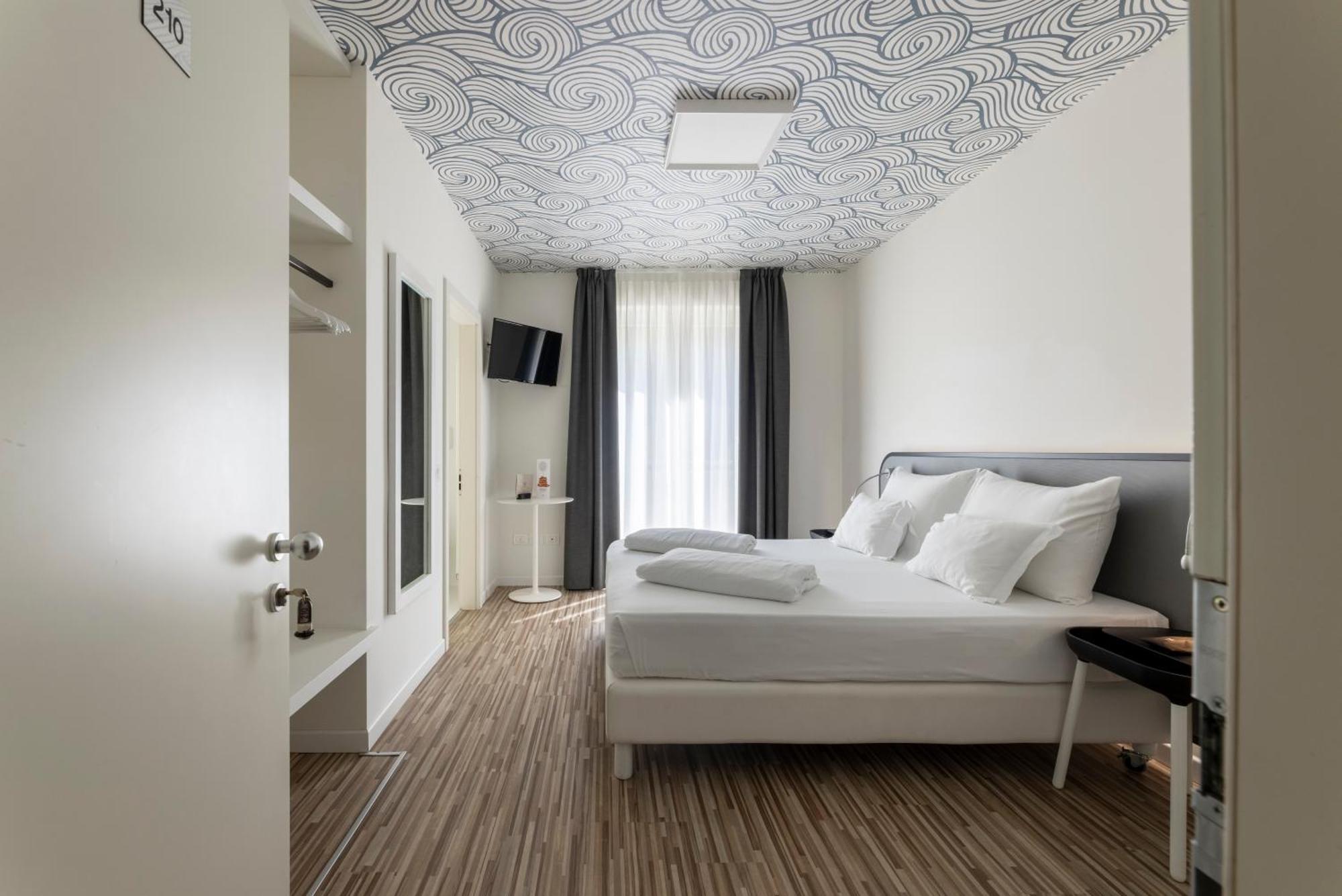 Hi Hotels Torbole - Pool & Spa Torbole Sul Garda Exterior photo